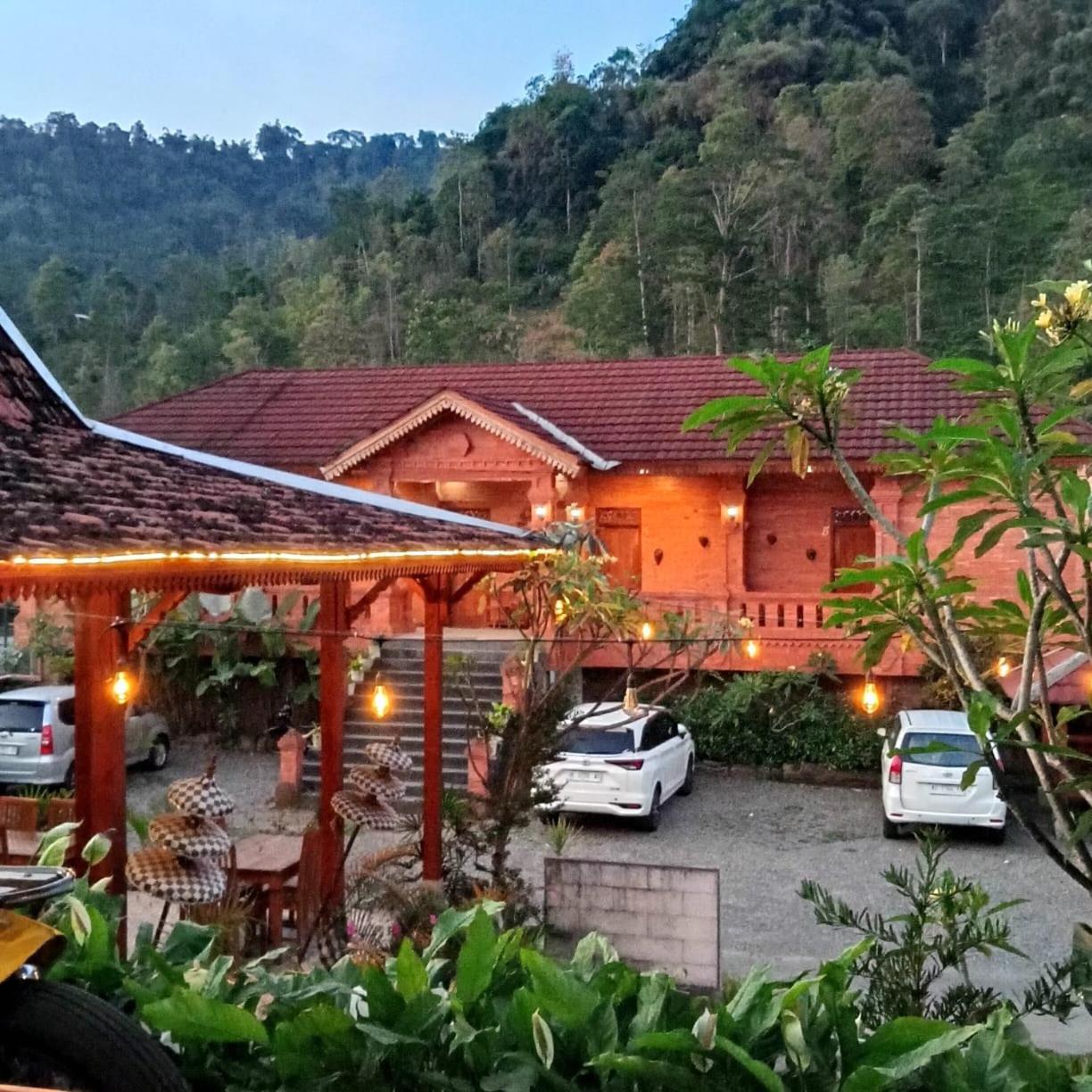 Villa Pringgitan Tawangmangu Ngoại thất bức ảnh